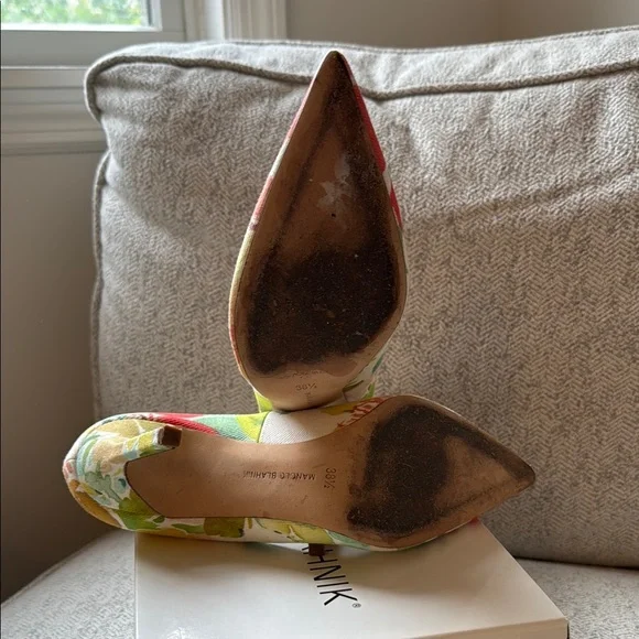 Manolo Blahnik BB 105 Pumps - Picture 10 of 13